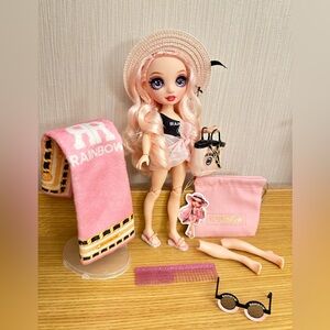 Rare Collectible Pacific Coast High Rainbow High Bella Parker with accessories